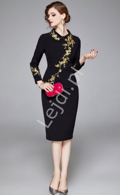 Czarna elegancka sukienka z kwiatowym złotym haftem 2247