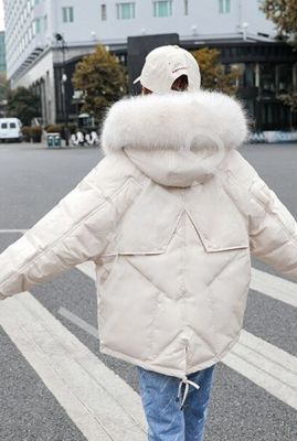 Kremowa kurtka zimowa z futrem na kapturze 9813