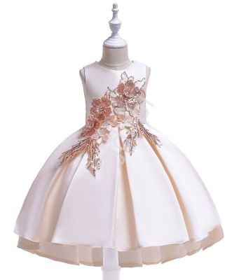 Sukienka dziecięca w kolorze szampana z wydłużonym tyłem zdobiona kwiatami 3d  080