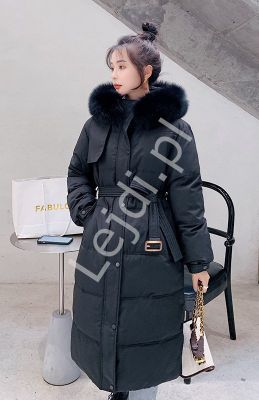 Czarny płaszcz zimowy, pikowana długa kurtka zimowa z kapturem 9778