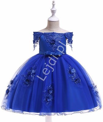 Dziecięca sukienka tiulowa z dekoltem carmen w kolorze królewskim niebieskim 057