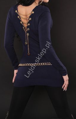 Granatowy sweter / tunika zdobiona złotym łańcuszkiem na plecach | granatowe bluzki damskie 3114